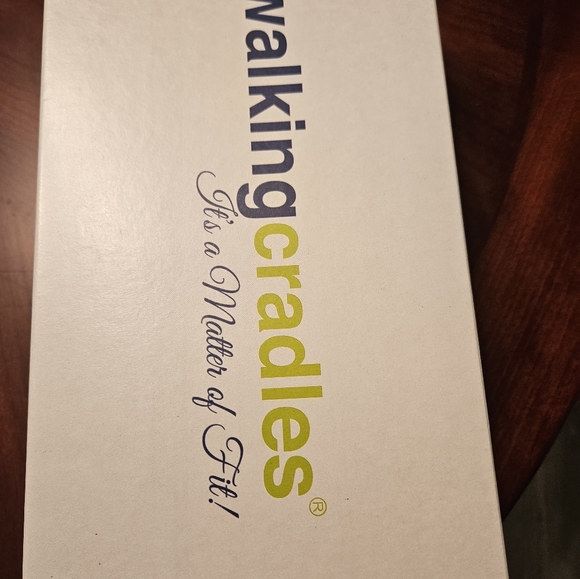 Walking Cradles Women's size 10 red flats. - Picture 7 of 7